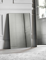 Kaja Black Mirror - Small