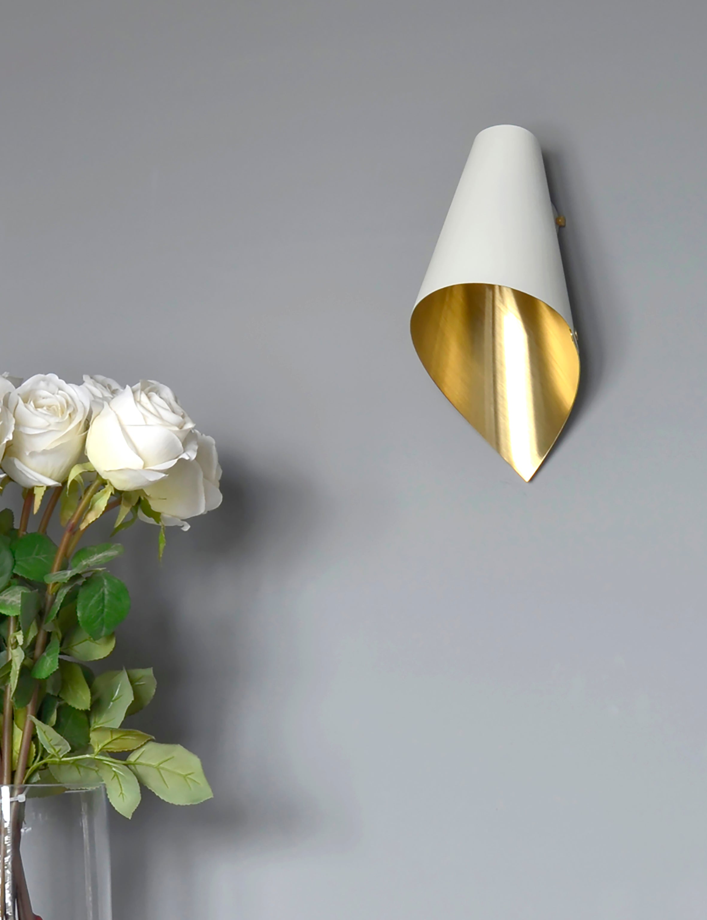Clemente hotsell wall light