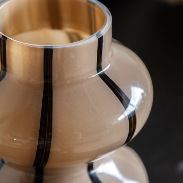 Elva Vase