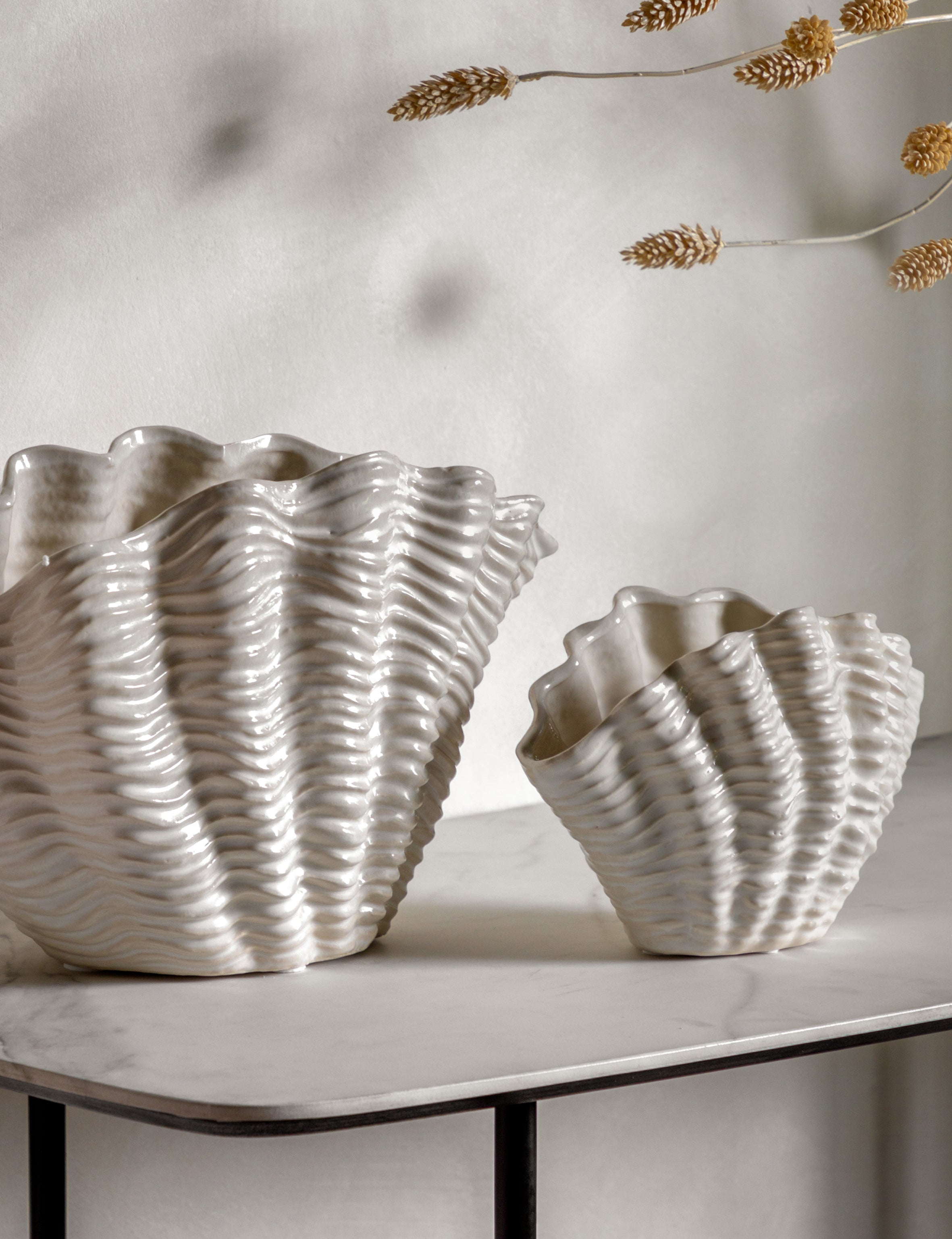 Shell Vesse Shell Vase (Two Sizes Available) – The Den & Now